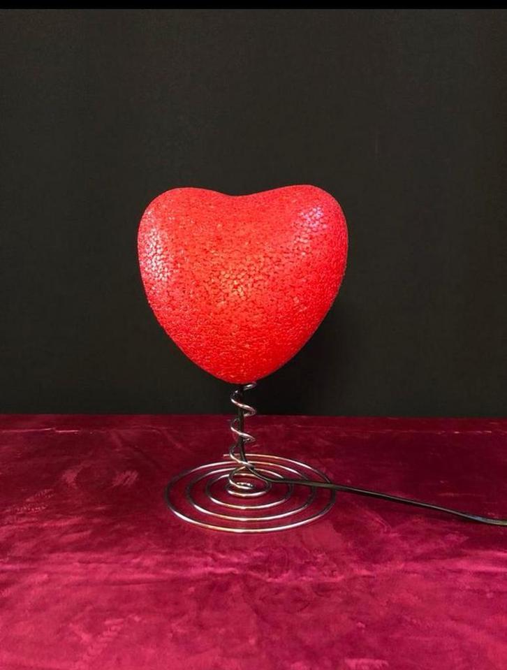 Mooie vintage lamp , rode hart vorm, Huis en Inrichting, Lampen | Tafellampen, Zo goed als nieuw, Ophalen