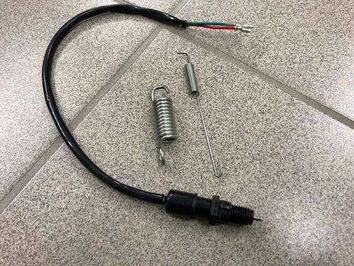 Contacteur feu stop frein ARR HONDA SS50, CD50, C50, DAX50, Motoren, Onderdelen | Honda, Nieuw, Ophalen of Verzenden