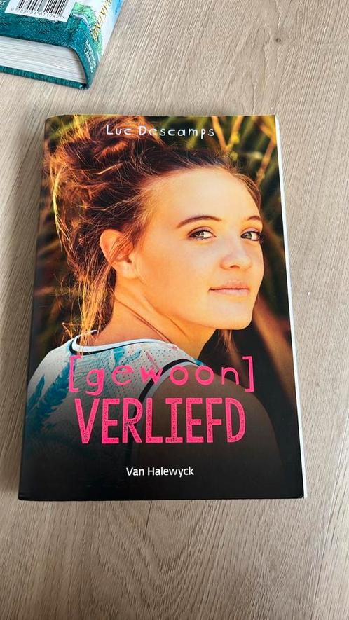 Luc Descamps - Gewoon verliefd, Boeken, Kinderboeken | Jeugd | 13 jaar en ouder, Zo goed als nieuw, Ophalen of Verzenden