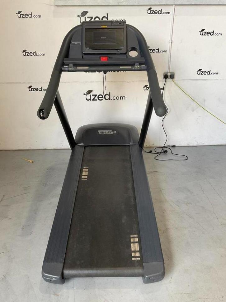 Tapis de course - Technogym Run 600 TV – Noir, Sport en Fitness, Fitnessmaterialen, Gebruikt, Overige typen, Benen, Ophalen of Verzenden