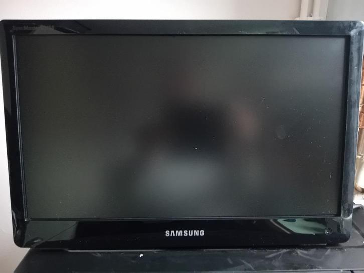 Computerscherm, Computers en Software, Monitoren, Gebruikt, 60 Hz of minder, VGA, Ingebouwde speakers, TN, Ophalen of Verzenden