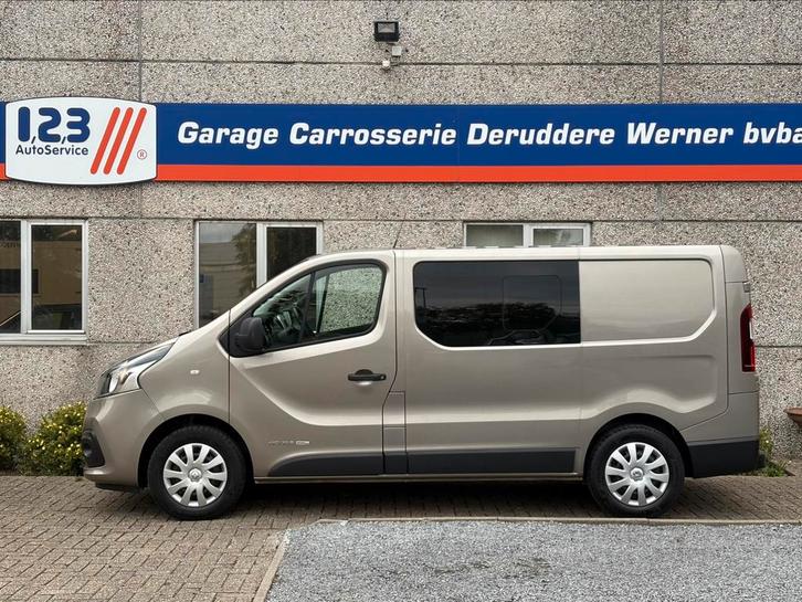 Renault trafic lichte vracht met 5 zitplaatsen, Auto's, Bestelwagens en Lichte vracht, Bedrijf, Te koop, Achteruitrijcamera, Airbags