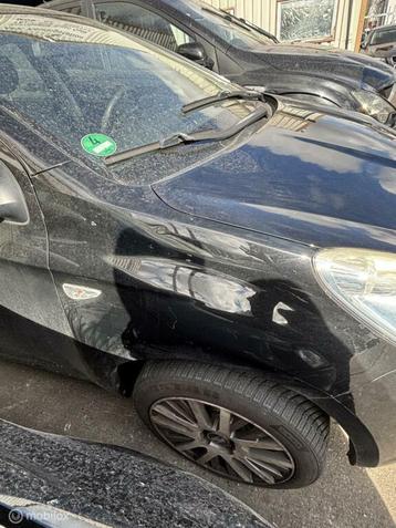Voorscherm rechts zwart Hyundai i20 I ('08-'14) beschikbaar voor biedingen