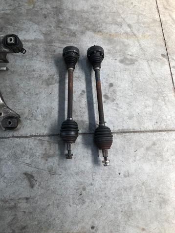 R32 golf 5 uit 2008 aluminium subframe beschikbaar voor biedingen