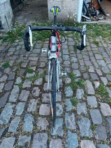 Racefiets beschikbaar voor biedingen