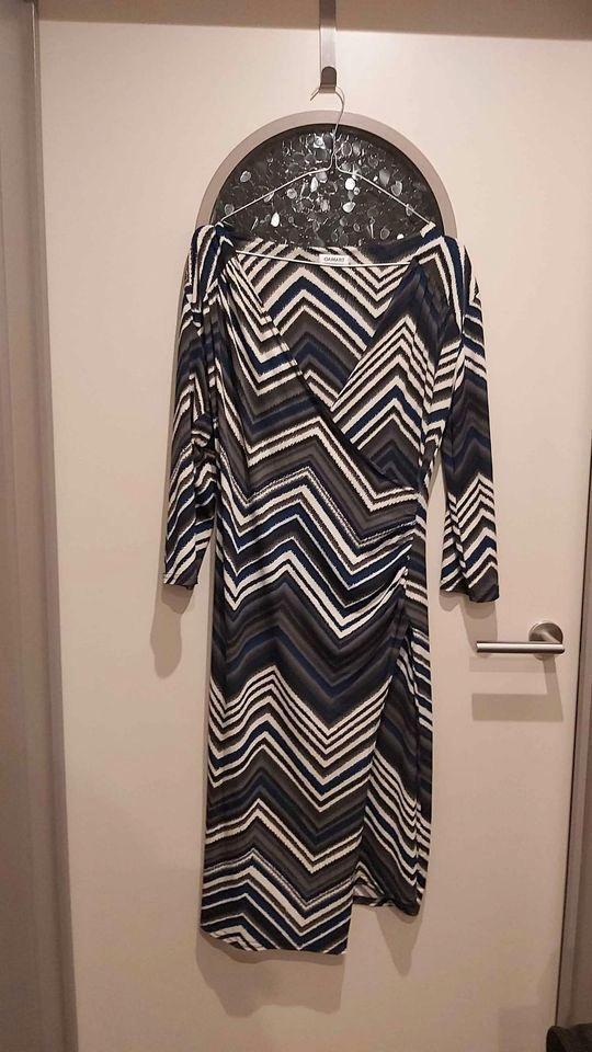 2 x jurk zigzagpatroon, Damart, e.a. mt 38, Kleding | Dames, Jurken, Zo goed als nieuw, Maat 38/40 (M), Overige kleuren, Boven de knie