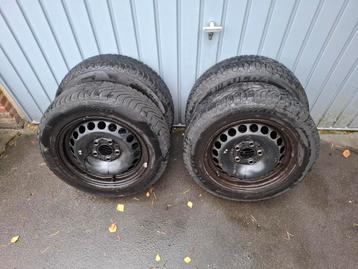 Winterbanden 4 stuks op velg. beschikbaar voor biedingen