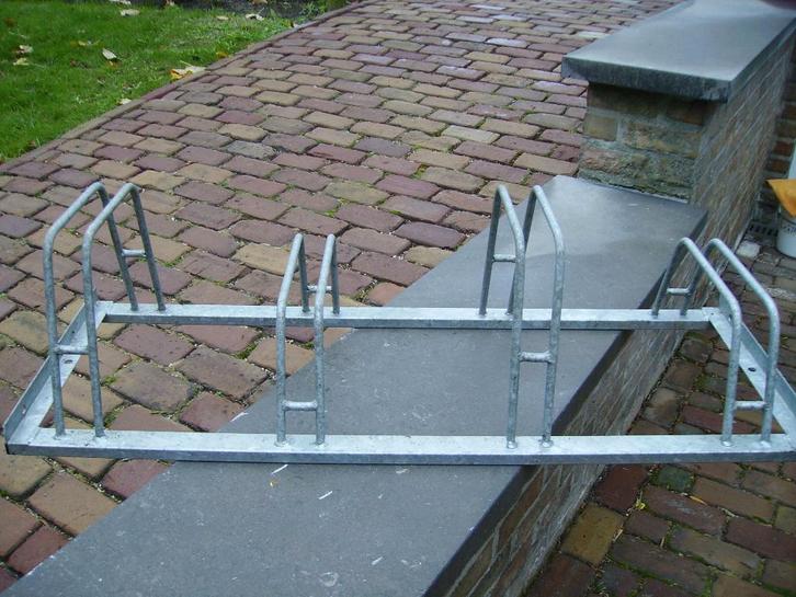 Fietsenrek 4 fietsen, Fietsen en Brommers, Fietsaccessoires | Fietsenrekken, Zo goed als nieuw, Ophalen