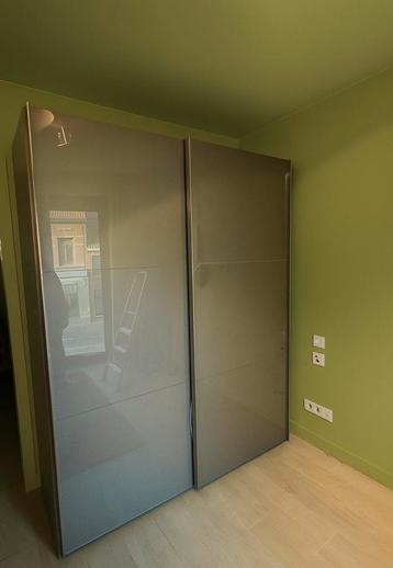 Kast, Enlèvement, Comme neuf
