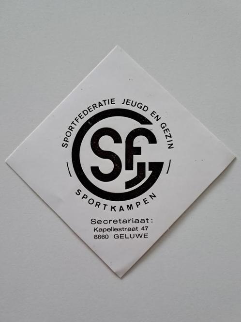 Vintage Sticker - Sportfederatie Jeugd en Gezin Sportkampen, Verzamelen, Stickers, Zo goed als nieuw, Sport, Ophalen of Verzenden