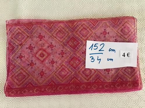 dames sjaal 152 cm op 34 cm en vele andere aan 4 euro..., Kleding | Dames, Mutsen, Sjaals en Handschoenen, Zo goed als nieuw, Sjaal