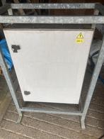 Werfkast bouw, Doe-het-zelf en Bouw, Elektriciteit en Kabels, Ophalen, Gebruikt, Stopcontact