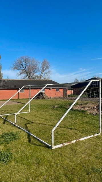 Voetbal goal beschikbaar voor biedingen