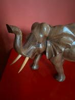 Massief houten olifant met de hand / handwerk, Antiquités & Art, Art | Sculptures & Bois, Enlèvement ou Envoi