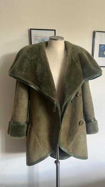 Vintage khaki lammy coat van Christian Dior