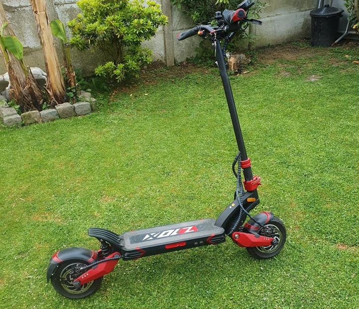 Trottinette électrique z10x  52v 23amp  2000w
Freins hydraul, Fietsen en Brommers, Steps, Zo goed als nieuw, Ophalen