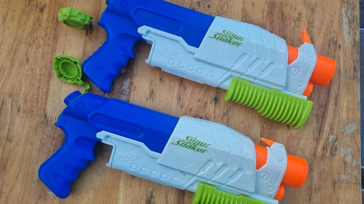 Nerf super soaker ( set 2 stuks), Kinderen en Baby's, Speelgoed | Buiten | Actiespeelgoed, Zo goed als nieuw, Ophalen