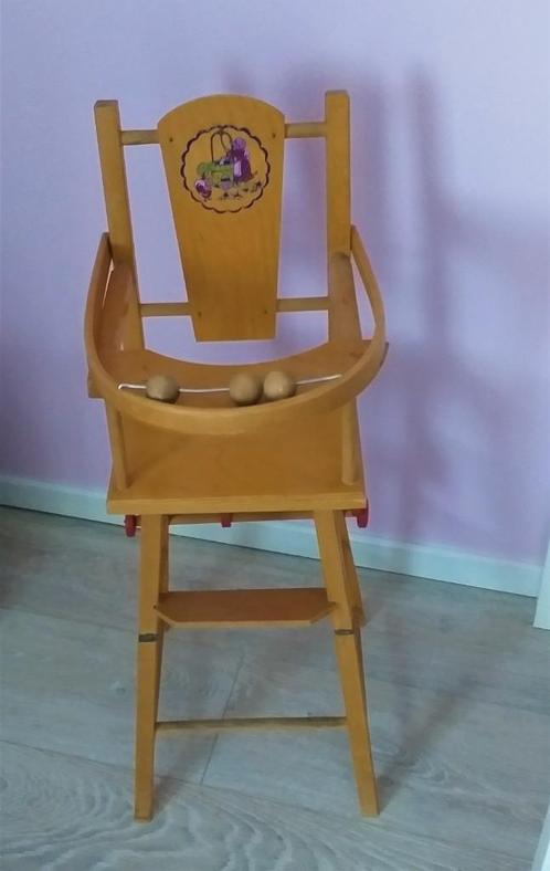 chaise de salle à manger en bois pour poupées, Enfants & Bébés, Jouets | Jouets en bois, Comme neuf, Meuble ou Kitchenette, Enlèvement