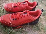 Artengo rood met zwarte sportschoenen maat 38, Kinderen en Baby's, Gebruikt, Sportschoenen, Ophalen of Verzenden, Jongen