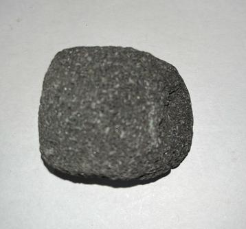Basaltlava steen - 51gram - 45mm x 39mm x 30mm beschikbaar voor biedingen
