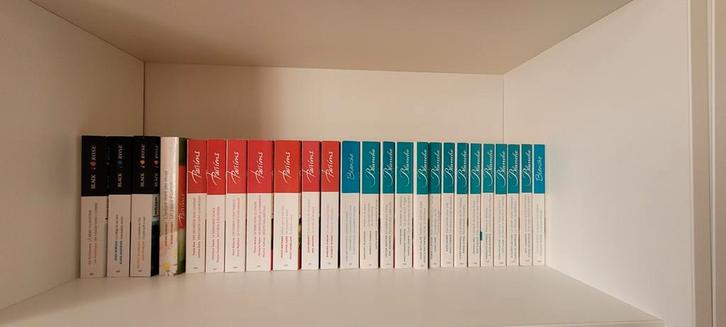 Livres Harlequin : série black rose + série blanche + série, Boeken, Overige Boeken, Zo goed als nieuw, Ophalen