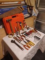 Werkkoffer met materiaal 43st verschillende samen 28euro, Enlèvement ou Envoi