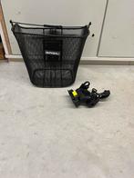 Fietsmand (afneembaar) met bevestiging van Basil, Fixation au guidon, Basil, Enlèvement, Utilisé