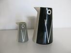 IKEA design LÅTTSÅLD set van twee pinguïn vaas/karaf/kannen, Antiek en Kunst, Ophalen of Verzenden