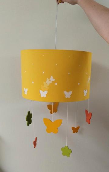 Kinderlamp met bloemen en vlinders