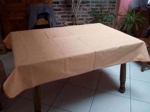 Nappe Orange 170 cm X 133 cm, Huis en Inrichting, Tafelkleden, Gebruikt, Rechthoek, Binnen, Ophalen