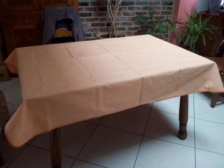 Nappe Orange 170 cm X 133 cm, Huis en Inrichting, Tafelkleden, Gebruikt, Rechthoek, Binnen, Ophalen