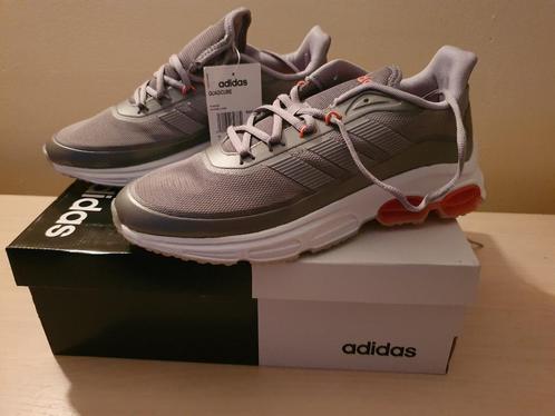 Nieuw paar Adidas trailsneakers maat 44,5, Sport en Fitness, Basketbal, Nieuw, Schoenen, Ophalen of Verzenden