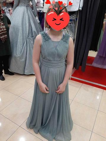 Magnifique robe de soirée taille 13 ans