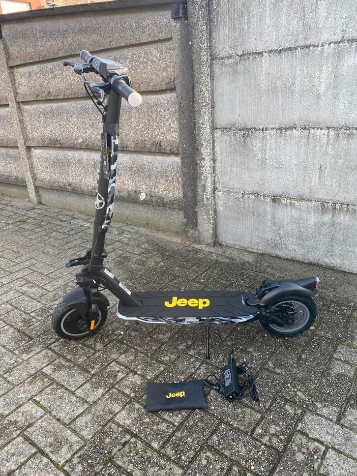 Jeep JUC AS elektrische step – Nieuwstaat, 0 km, Fietsen en Brommers, Steps, Nieuw, Elektrische step (E-scooter), Ophalen