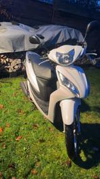 Honda vision 50cc b klasse, Fietsen en Brommers, Brommers | Honda, Ophalen, Zo goed als nieuw