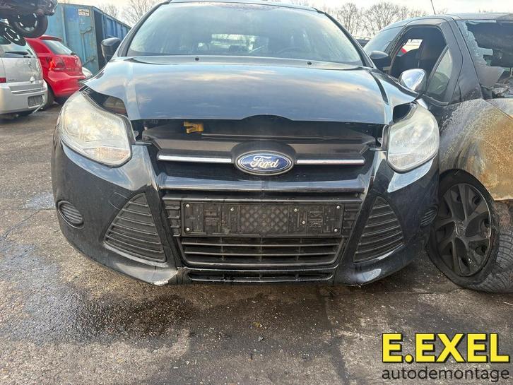 Voorbumper Ford Focus 3 2010-2018 Kleur: FB, Autos : Pièces & Accessoires, Carrosserie & Tôlerie, Pare-chocs, Ford, Avant, Utilisé