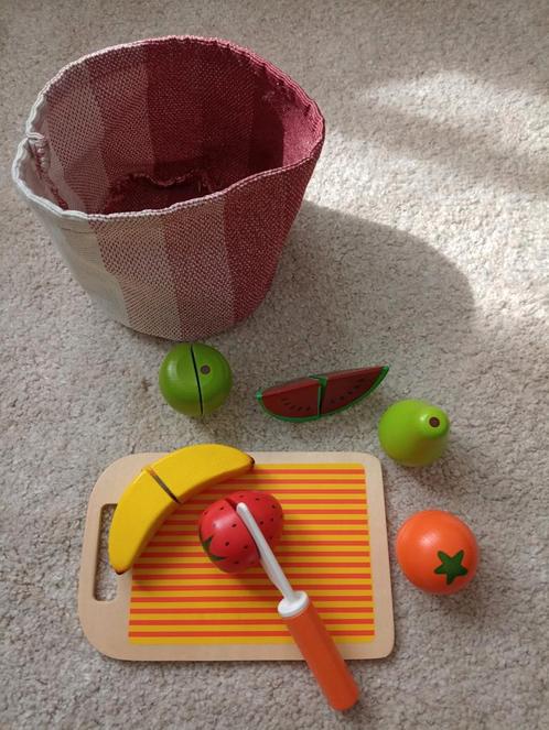 Houten fruit op plankje, Kinderen en Baby's, Speelgoed | Speelkeukens, Zo goed als nieuw, Ophalen