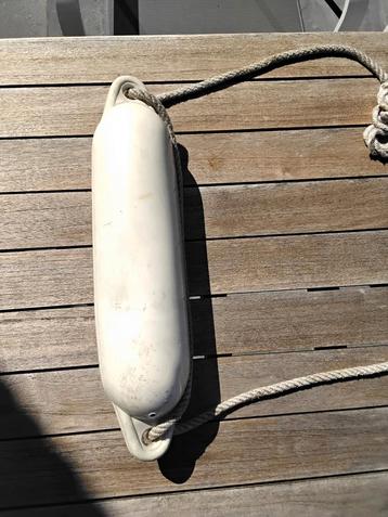Stootwil  of Fender , genaamd  beschikbaar voor biedingen