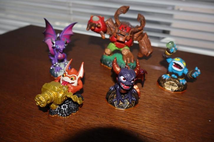 5 Activision Skylanders Giants video game figuren 2012, Games en Spelcomputers, Games | Nintendo Wii, Zo goed als nieuw, Avontuur en Actie