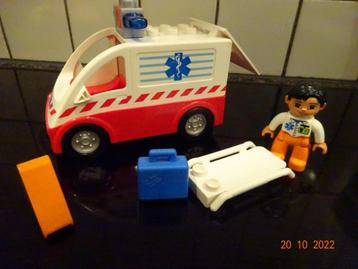 Duplo ziekenwagen-ambulance met sirene!! Met ambulancier,...