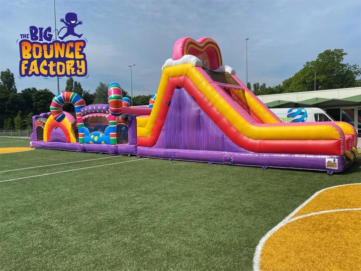 Obstacle run springkasteel, Hobby en Vrije tijd, Feestartikelen | Verhuur, Ophalen