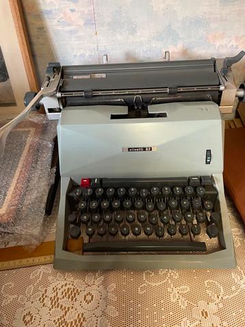 Olivetti type 82, Divers, Machines à écrire, Enlèvement, Utilisé