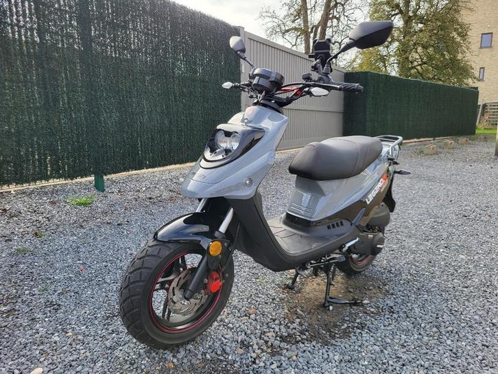 Mash Legend'r Naked 50cc B klasse, Fietsen en Brommers, Scooters | Overige merken, Zo goed als nieuw, Klasse B (45 km/u), Benzine