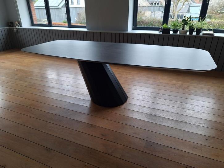 Table design 250 cm <Brera>, Maison & Meubles, Tables | Tables à manger, Comme neuf, 50 à 100 cm, 200 cm ou plus, Cinq personnes ou plus