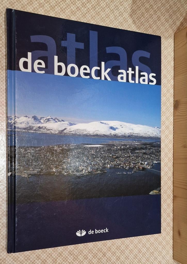 De boeck atlas, woordenboek nederlands/ nl- frans/ nl-engels, Boeken, Studieboeken en Cursussen, Zo goed als nieuw, Ophalen of Verzenden