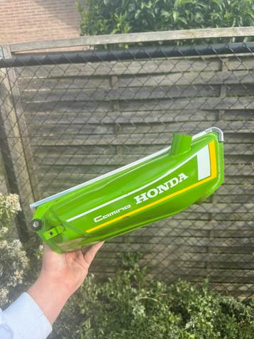 Honda camino 1976 benzinetank  beschikbaar voor biedingen