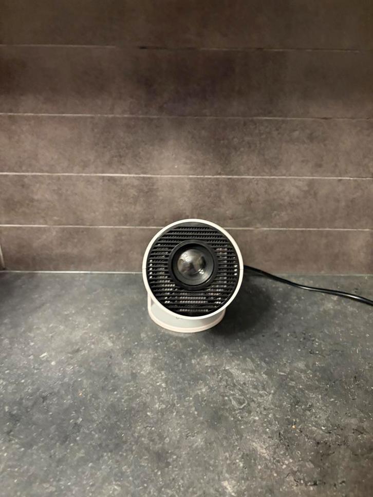 Smart beamer te koop, Audio, Tv en Foto, Beamers, Zo goed als nieuw, LCD, HD (720), Ophalen