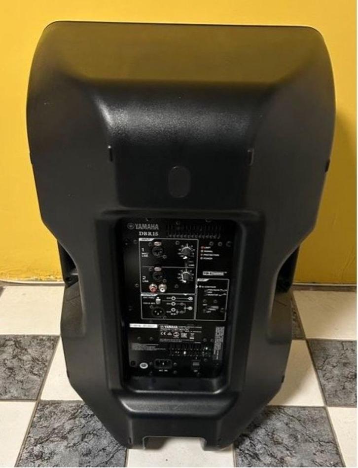Actieve fullrange luidspreker Yamaha DBR15, Audio, Tv en Foto, Luidsprekerboxen, Zo goed als nieuw, Center speaker, 120 watt of meer