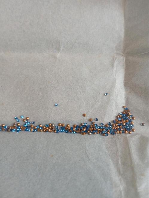 Oude strass-steentjes, Handtassen en Accessoires, Edelstenen, Zo goed als nieuw, Ophalen of Verzenden
