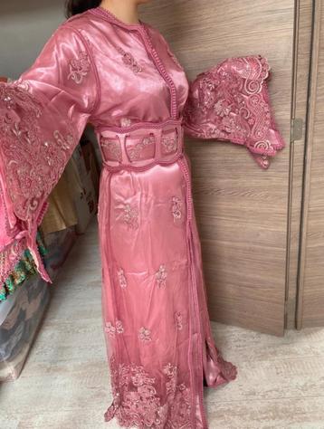 Takchita marocaine, Enlèvement, Rose